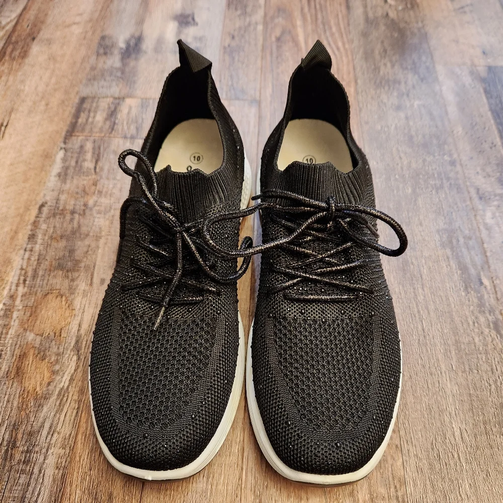 La Sheelah Black and White Knit Sneakers